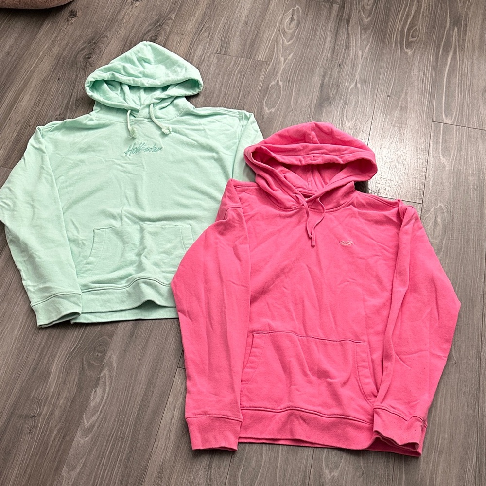 Hollister Lightweight Hoodies - size L